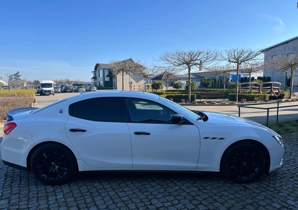 Maserati Ghibli cena 119900 przebieg: 88500, rok produkcji 2015 z Krotoszyn małe 211
